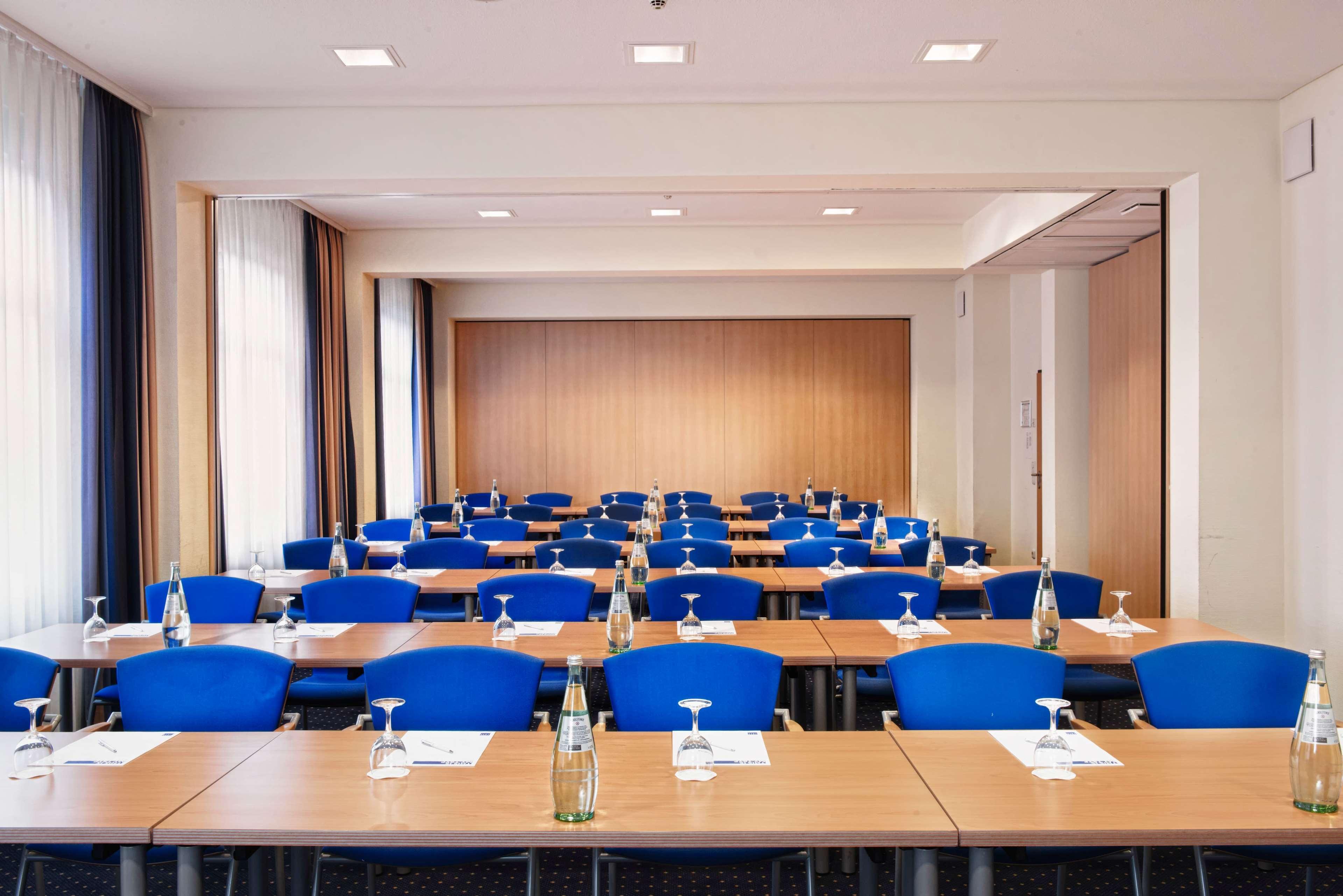 Hotel Tryp By Wyndham Aquamarin Lubeck
